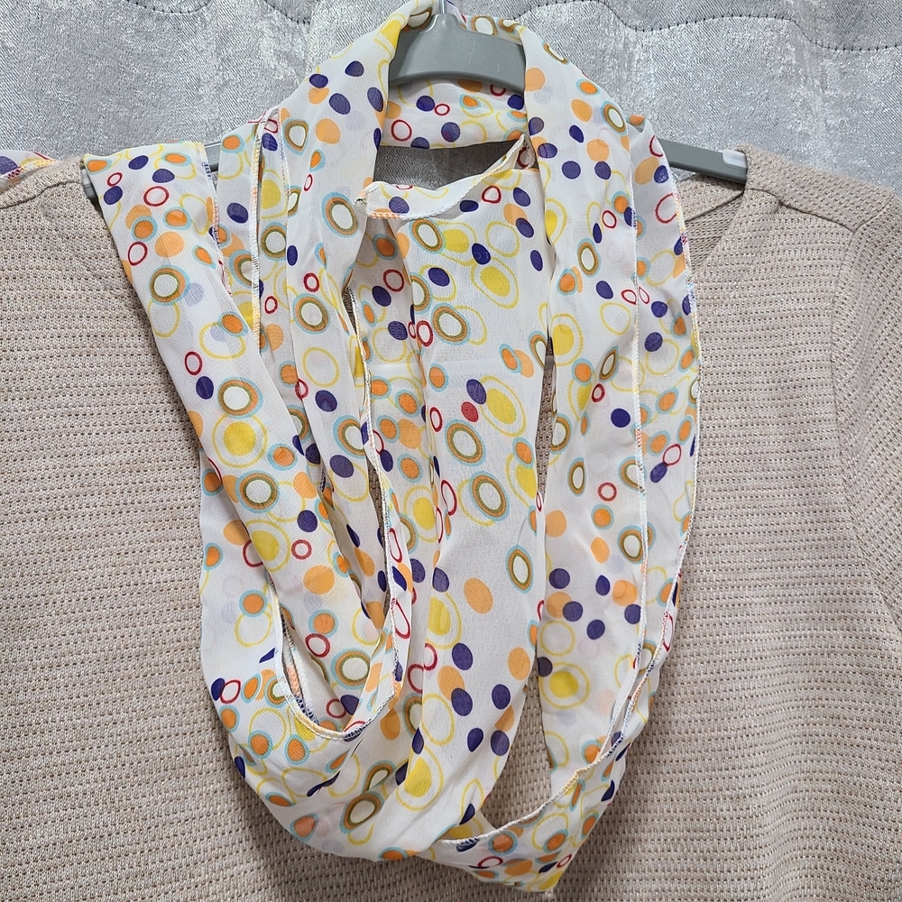 GAP Multicolor Circle Pattern Scarf